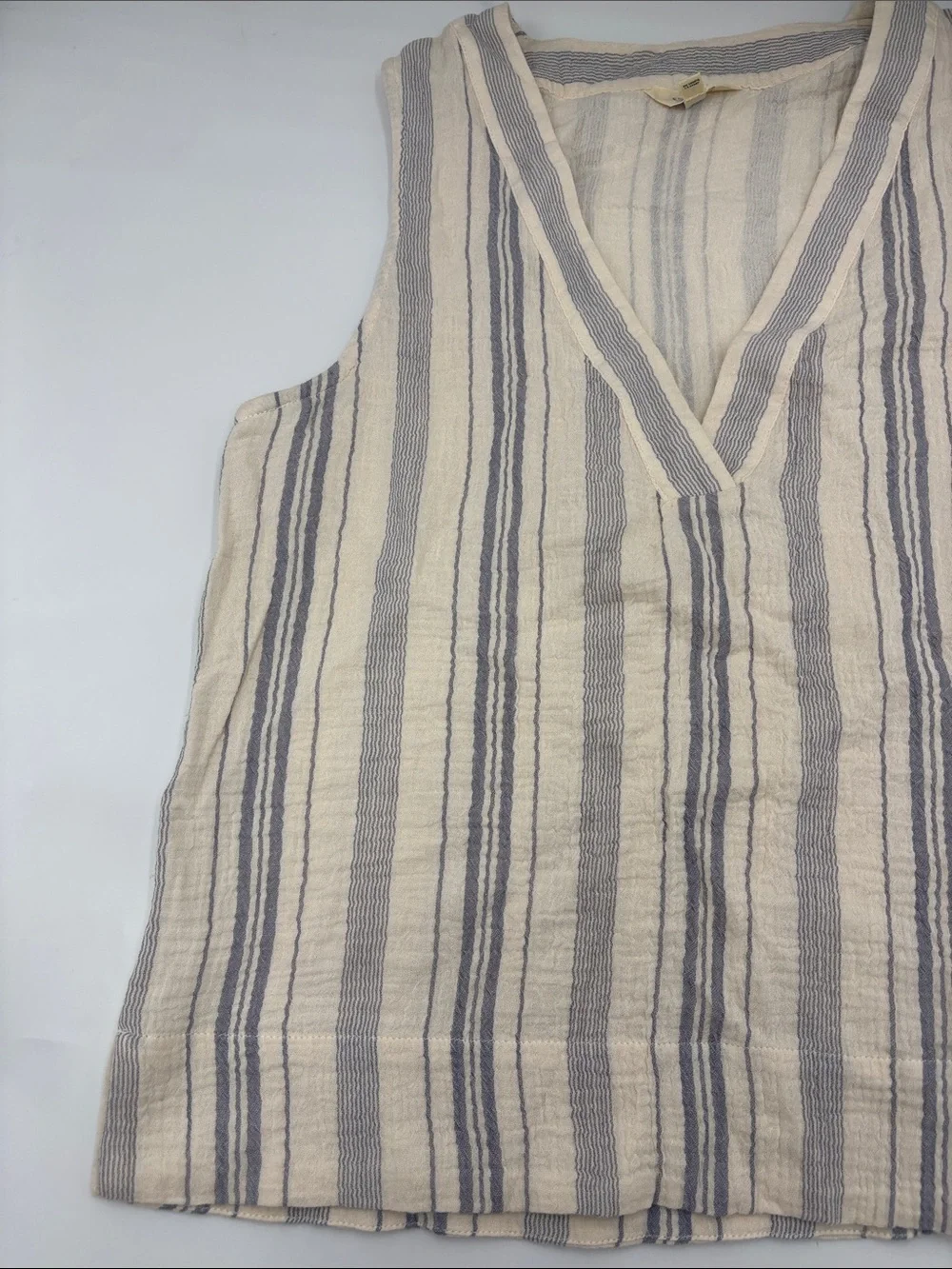 Faherty Dune Cotton Gauze Popover V-Neck Top - Picture 3 of 6